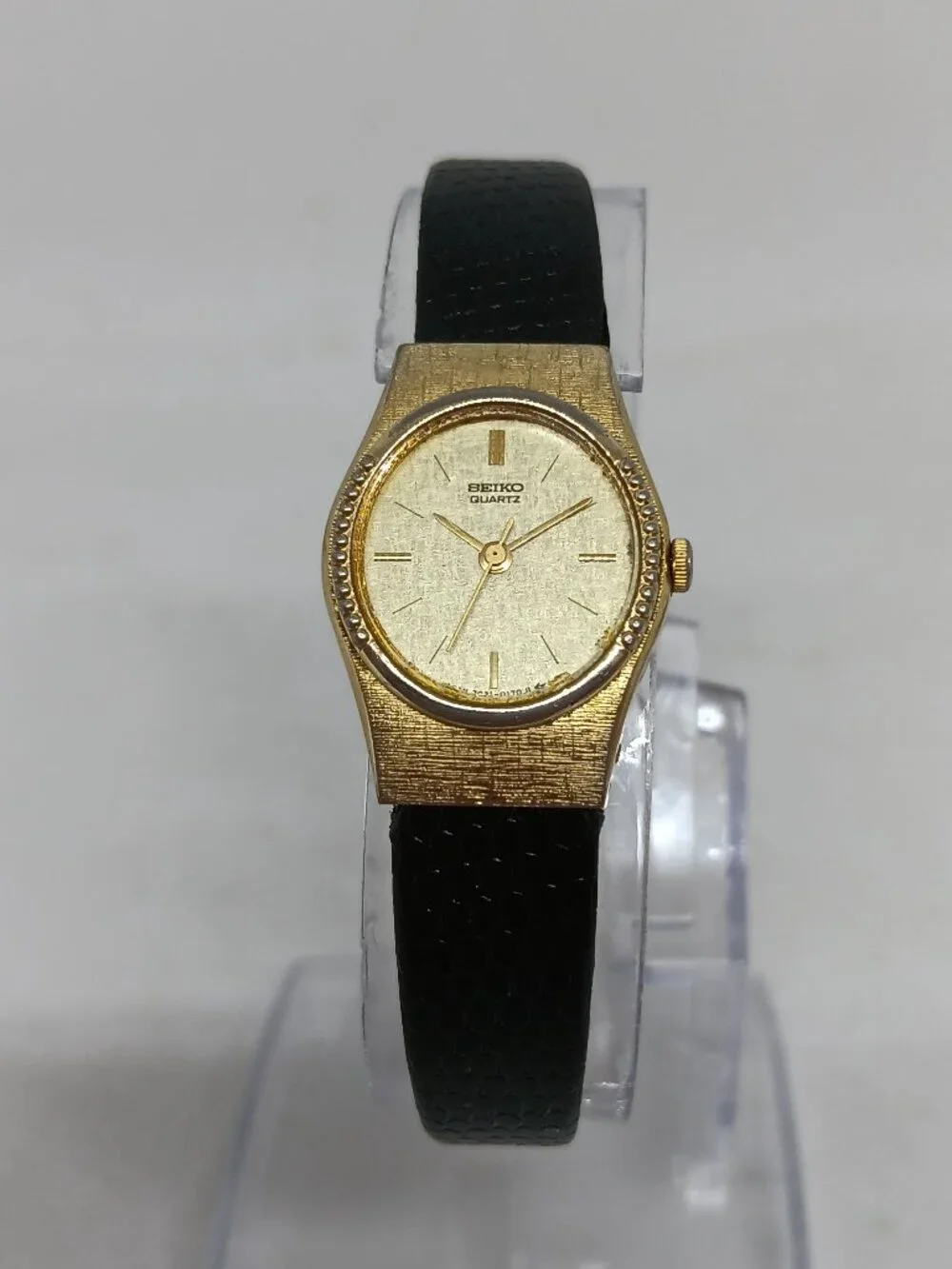 VINTAGE 1984 Seiko 2C21-5060 Women's 19mm x 26mm Japanese Quartz Watch NEW BATT